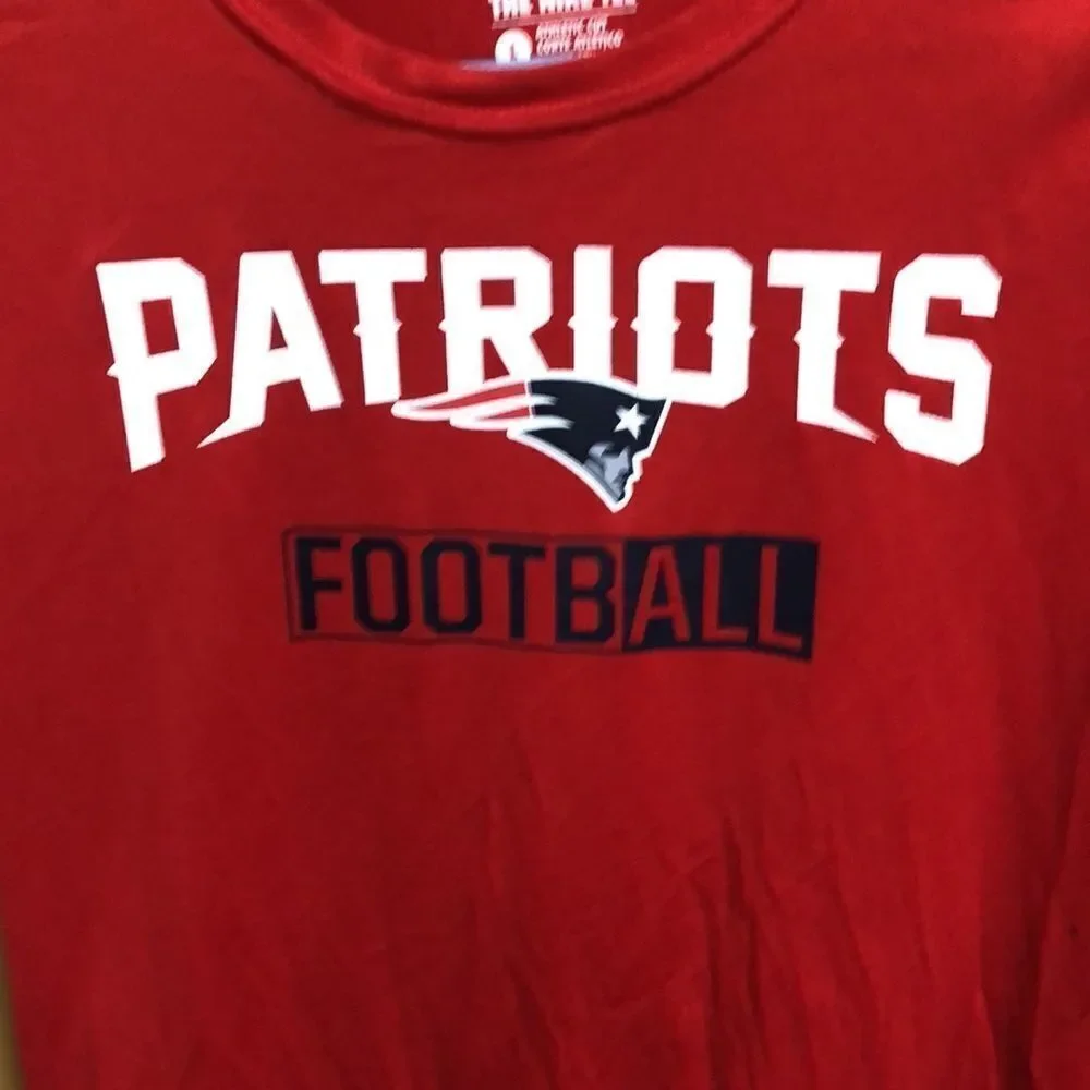 Nike dri-fit patriots  short sleeve shirt size large .